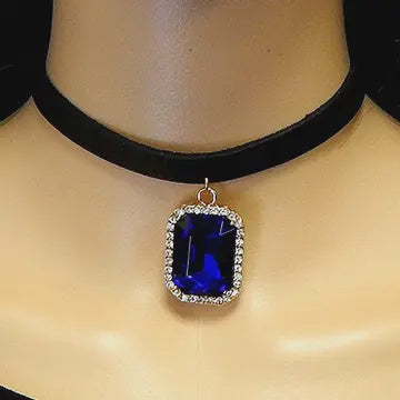 Stone Charm Choker