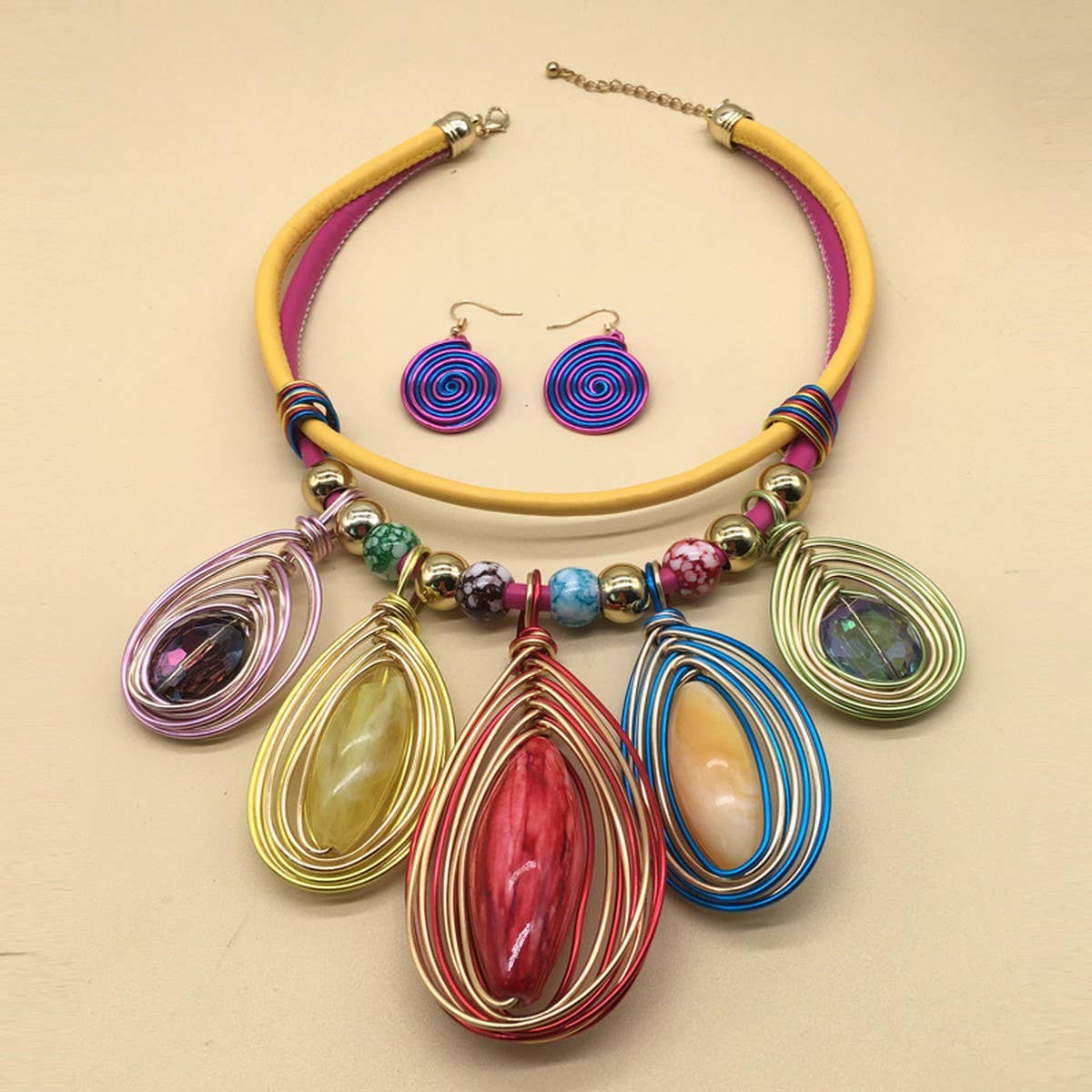 EXAGGERATED HAND-WOVEN RESIN NECKLACE SET