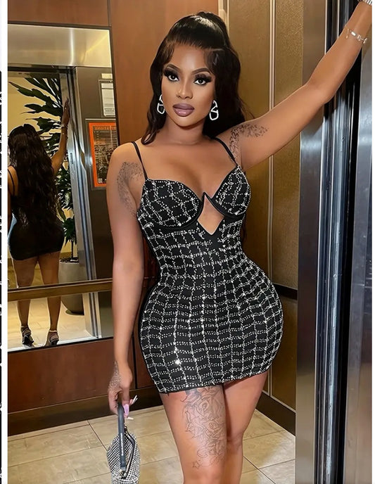 Black polyester dress