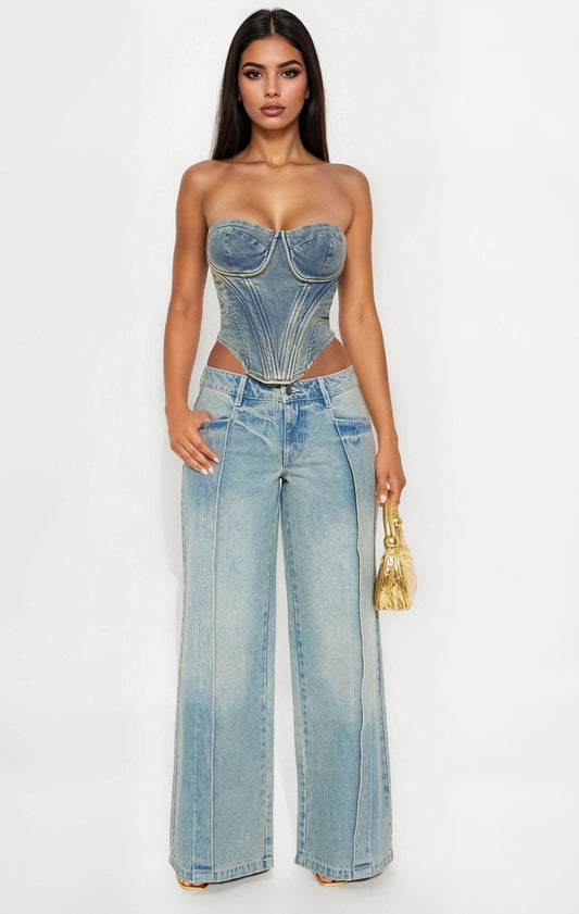Something about wide leg jeans Size 3