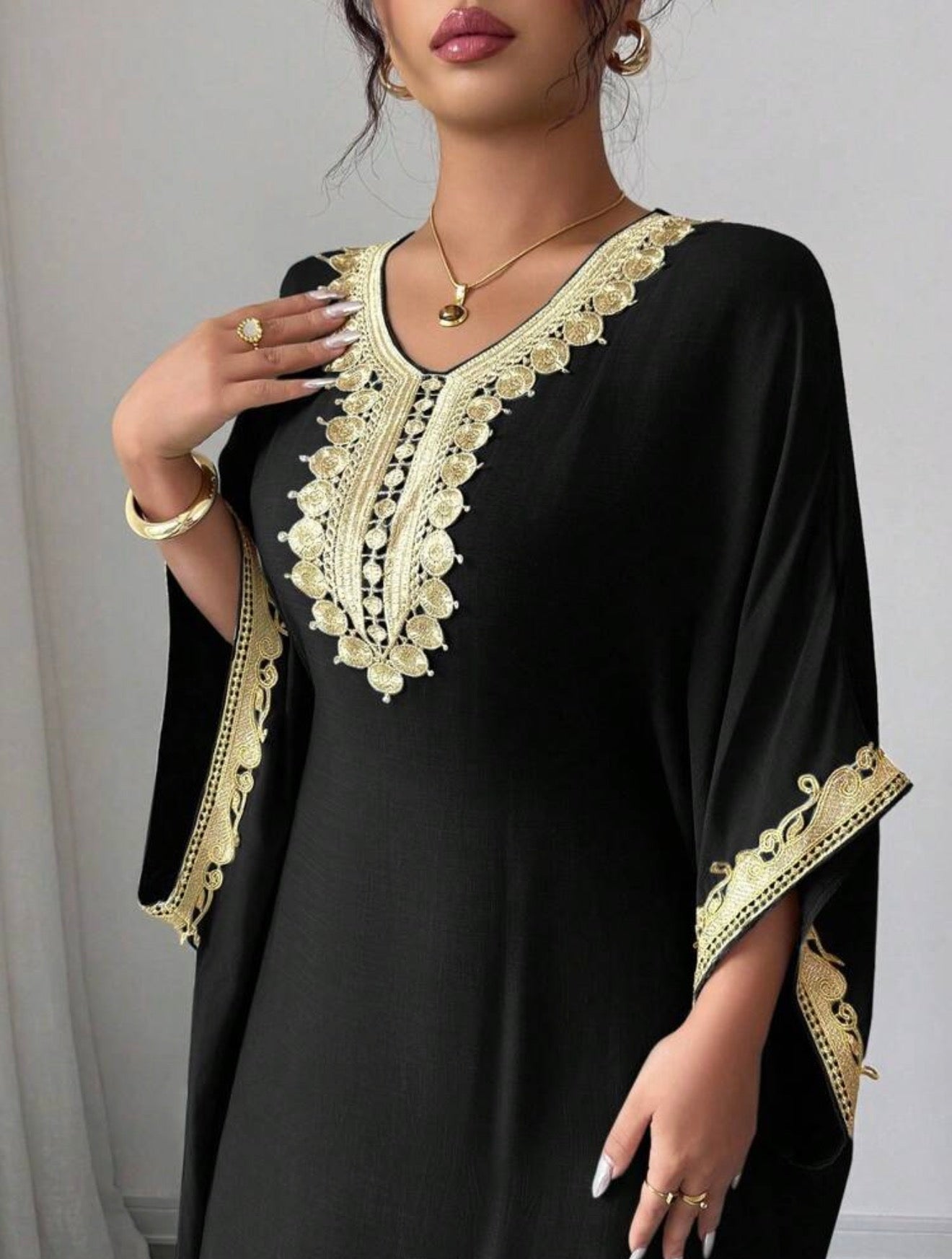 Elenzga Women's Loose Fit V-Neck Batwing Sleeve Dress With Applique Decor, Elegant