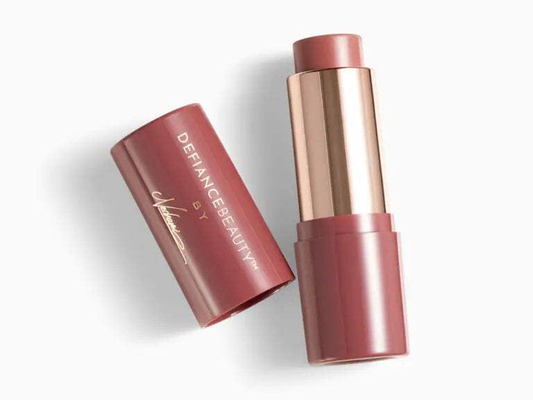 DEFIANCE BEAUTY
Silk Peptide Blush. OUT
Color Untamed (soft mauve)