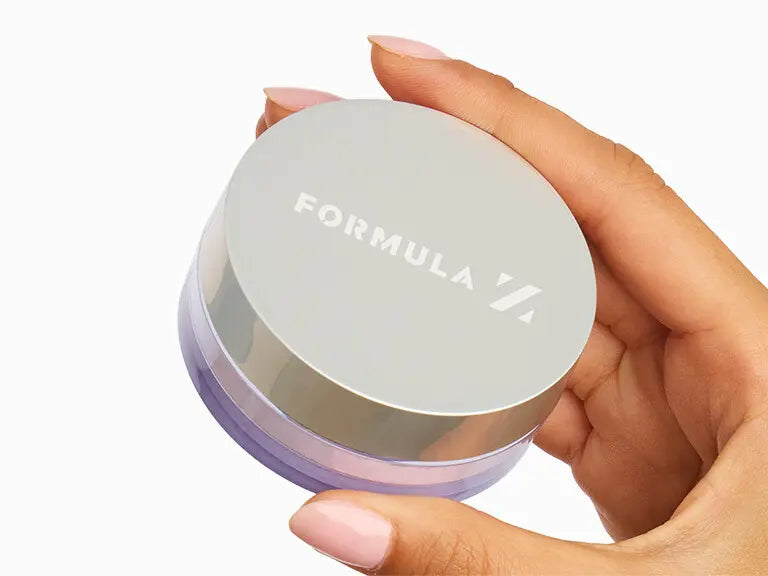 FORMULA Z
Cyber Blur Soft Focus Setting Powder in Lavender Color Lavender